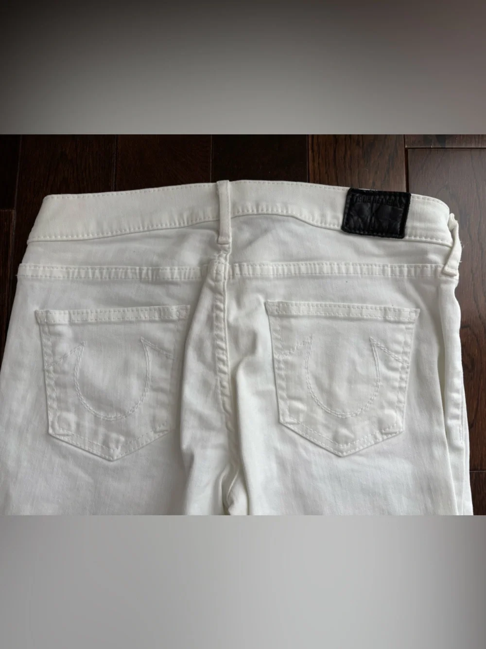 True Religion Classic White Becca Mid Rise Bootcut Flared Jeans (size 28) - Picture 4 of 4